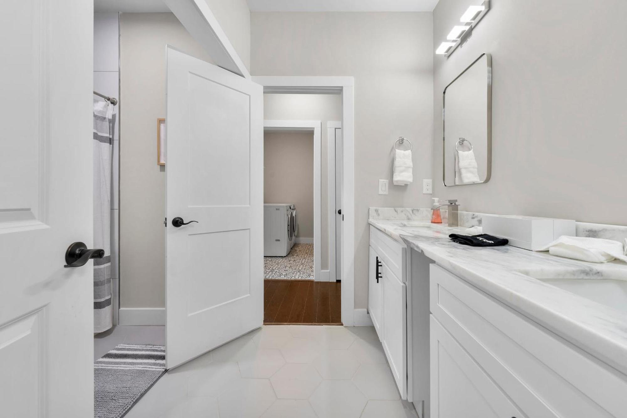 Family Friendly New Luxury Home Centrally Located アトランタ エクステリア 写真