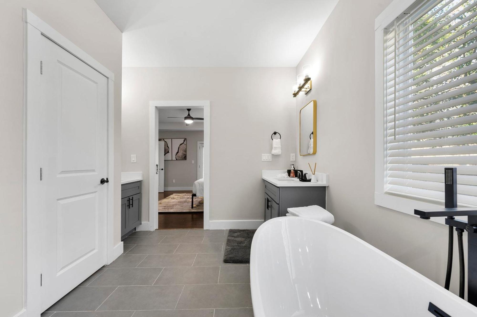 Family Friendly New Luxury Home Centrally Located アトランタ エクステリア 写真