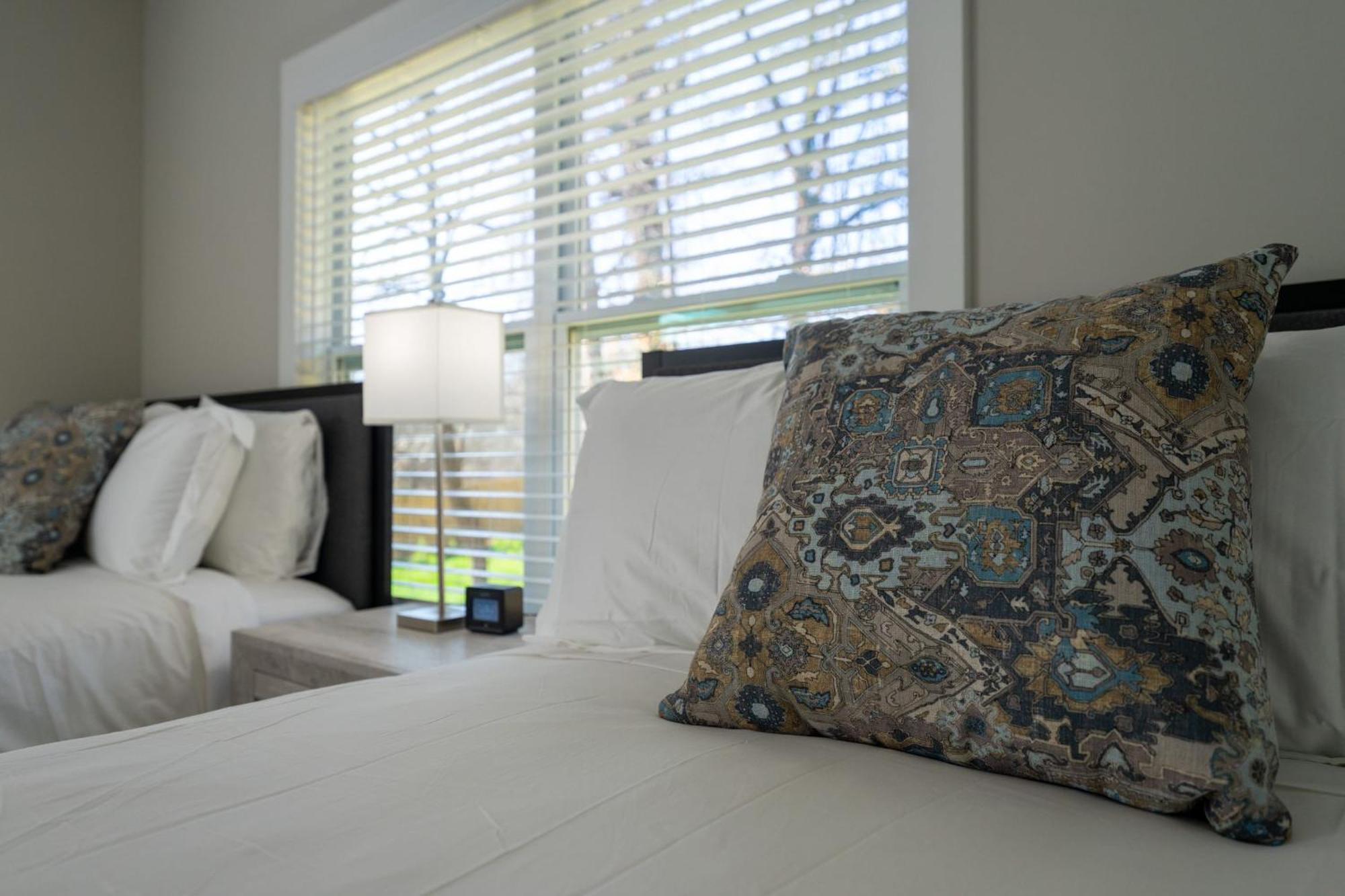 Family Friendly New Luxury Home Centrally Located アトランタ エクステリア 写真