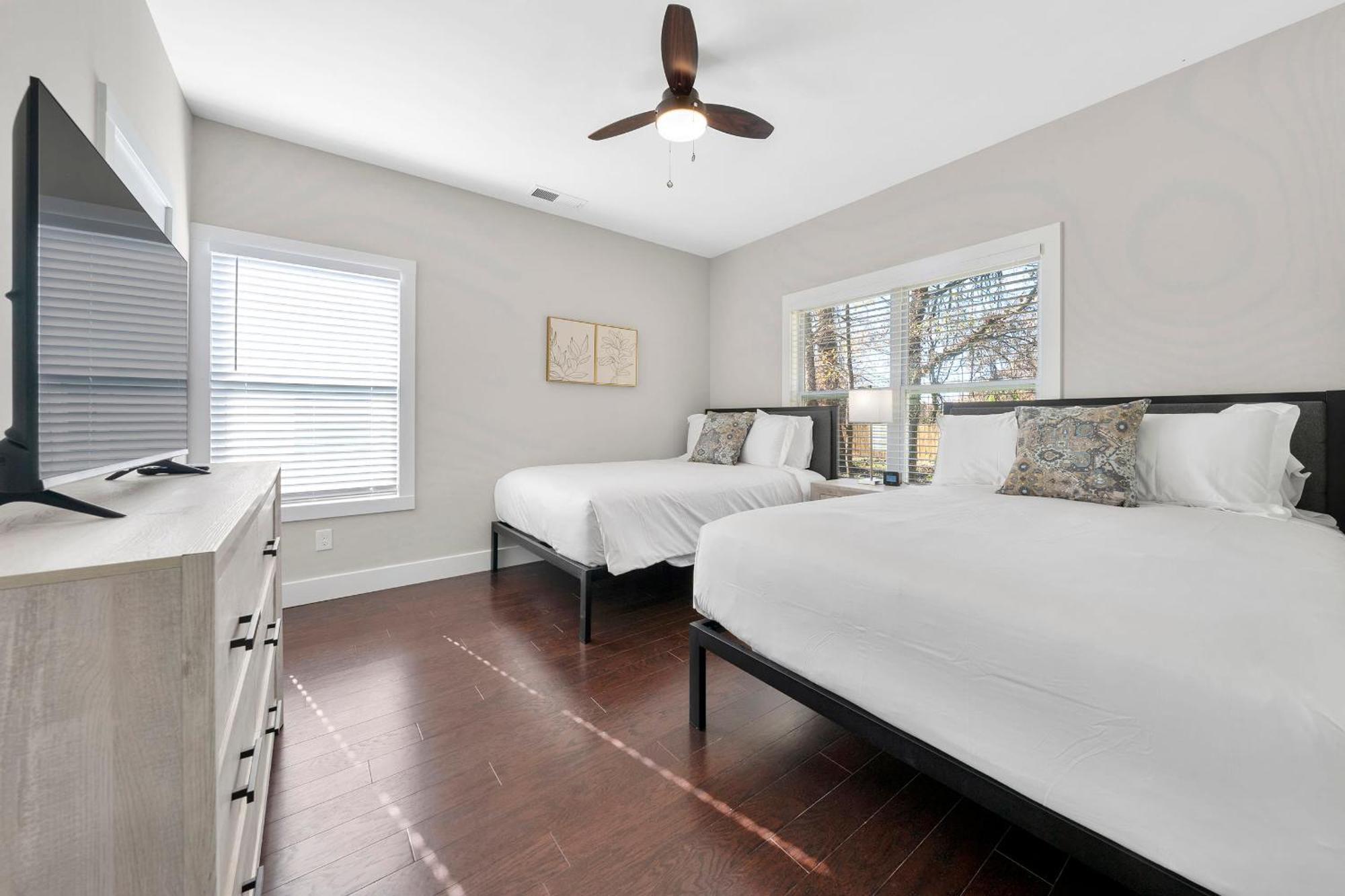 Family Friendly New Luxury Home Centrally Located アトランタ エクステリア 写真